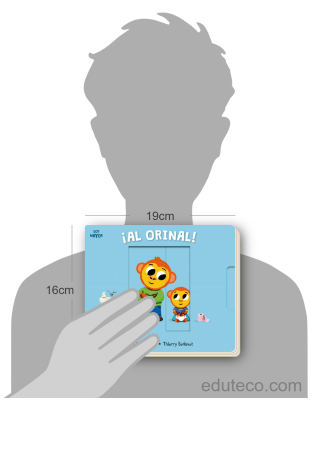 Comparación del tamaño de el libro ¡Al orinal! respecto a una persona. Este mide 19 centímetros de ancho por 16 centímetros de alto