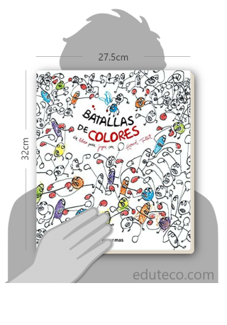 Comparación del tamaño de el libro Batallas de colores : Un libro para jugar respecto a una persona. Este mide 27.5 centímetros de ancho por 32 centímetros de alto