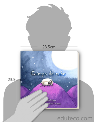 Comparación del tamaño de el libro Cuerpo de nube respecto a una persona. Este mide 23.5 centímetros de ancho por 23.5 centímetros de alto