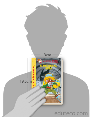 Comparación del tamaño de el libro El fantasma del metro respecto a una persona. Este mide 13 centímetros de ancho por 19.5 centímetros de alto