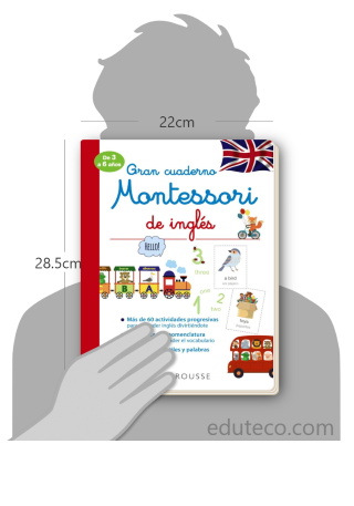Comparación del tamaño de el libro Gran cuaderno Montessori de inglés respecto a una persona. Este mide 22 centímetros de ancho por 28.5 centímetros de alto