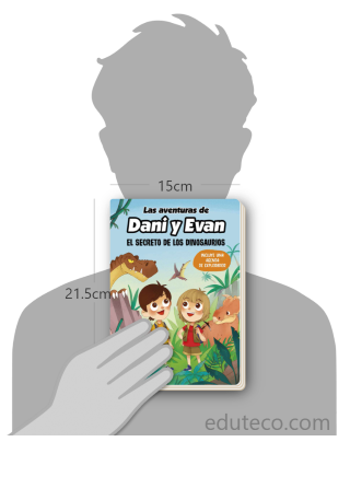 Comparación del tamaño de el libro Las aventuras de Dani y Evan : El secreto de los dinosaurios respecto a una persona. Este mide 15 centímetros de ancho por 21.5 centímetros de alto