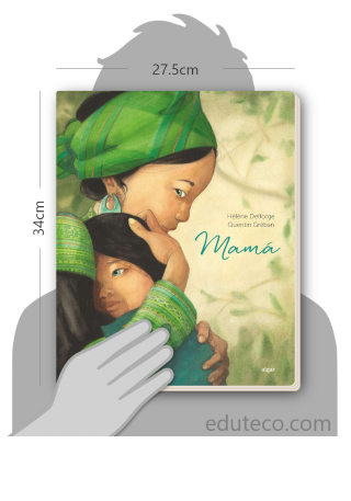 Comparación del tamaño de el libro Mama respecto a una persona. Este mide 27.5 centímetros de ancho por 34 centímetros de alto