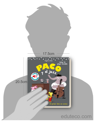 Comparación del tamaño de el libro Paco y el jazz respecto a una persona. Este mide 17.5 centímetros de ancho por 20.5 centímetros de alto