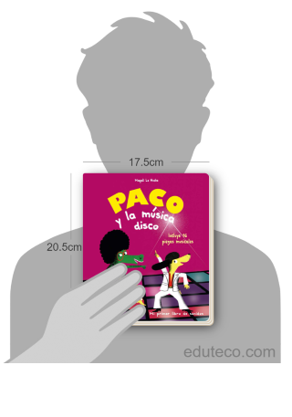 Comparación del tamaño de el libro Paco y la musica disco respecto a una persona. Este mide 17.5 centímetros de ancho por 20.5 centímetros de alto