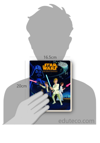 Comparación del tamaño de el libro Star Wars : Una nueva esperanza respecto a una persona. Este mide 16.5 centímetros de ancho por 20 centímetros de alto