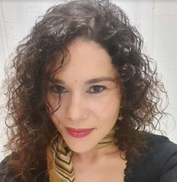 Maestra de Educación Infantil y Escritora Mª Esther Méndez